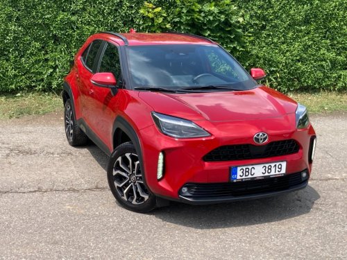 toyota-yaris-cross-1-5i-comfort-koup-v-cr-1-maji