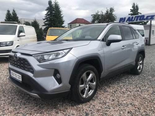 toyota-rav4-2-5-hybrid-131-kw-rezervace