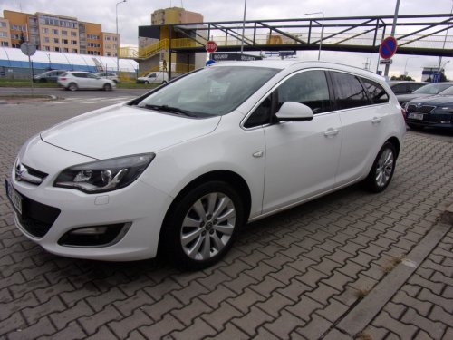 opel-astra-combi-1-7cdti-96kw-cosmo