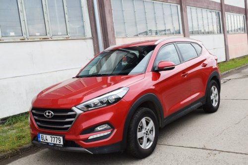 hyundai-tucson-1-6-gdi-navi-kamera-manual-ac