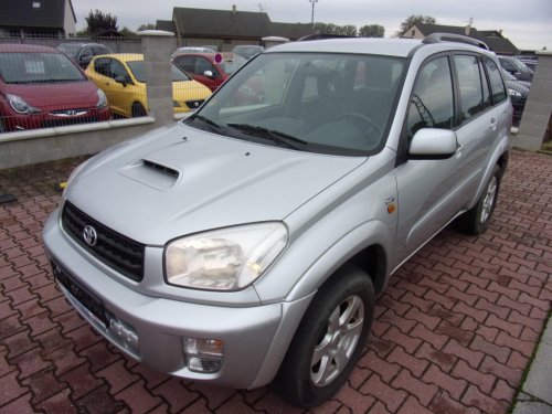 toyota-rav4-2-0d-4d-klima-alu-4x4-1-maj