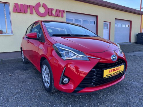 toyota-yaris-1-5-hybrid-74kw-serv-knih-1maj