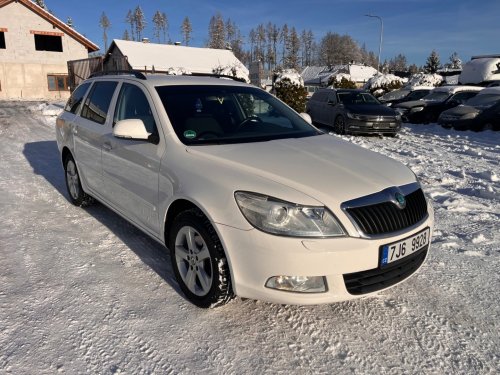 skoda-octavia-2-0-tdi-dsg-xenony-top