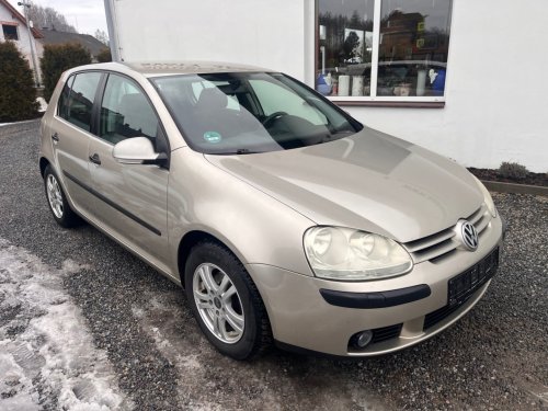 volkswagen-golf-1-6-i-pekny