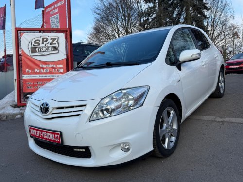 toyota-auris-1-6i