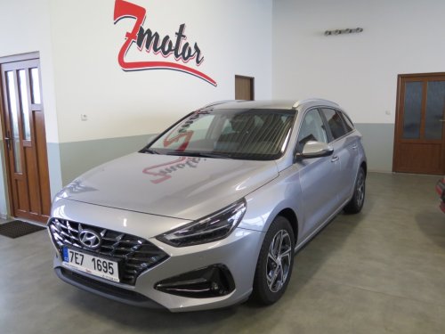 hyundai-i30-1-5t-gdi-mhev-tazne-kamera-nav