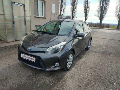 toyota-yaris-1-5-hybrid