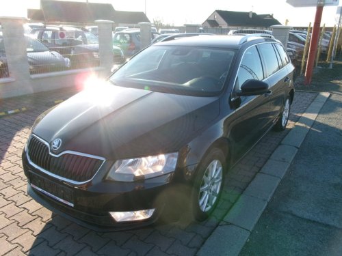 skoda-octavia-1-6tdi-ac-temp-vyhrev-tazne