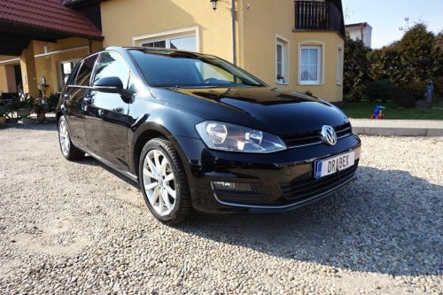 volkswagen-golf-highline-1-2-tsi-77-kw