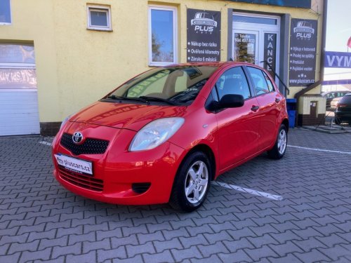 toyota-yaris-1-0i-51-kw-puvod-cr