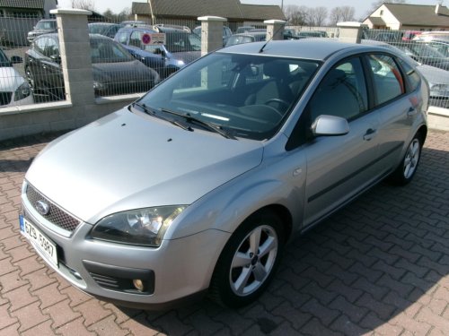 ford-focus-1-6-16v-autoklima-alu
