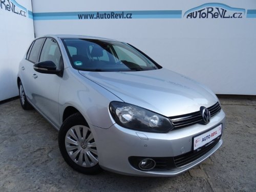 volkswagen-golf-1-2tsi-77kw-s-kn-navi-aut-klim