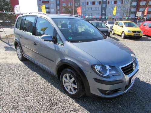 volkswagen-touran-1-4-tsi-103kw-cross-7-mist