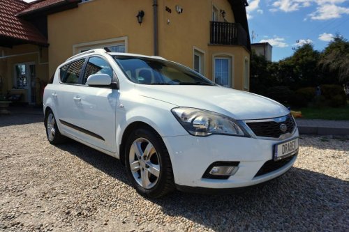 kia-cee-d-comfort-1-6-crdi-85-kw