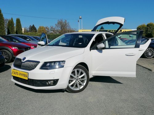 skoda-octavia-2-0-tdi-dsg-style-navi-acc