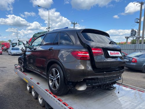 mercedes-benz-glc-220d-4-matic