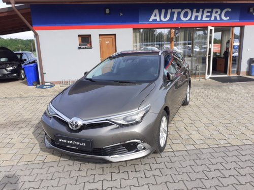 toyota-auris-1-6-i-valvematic-automat