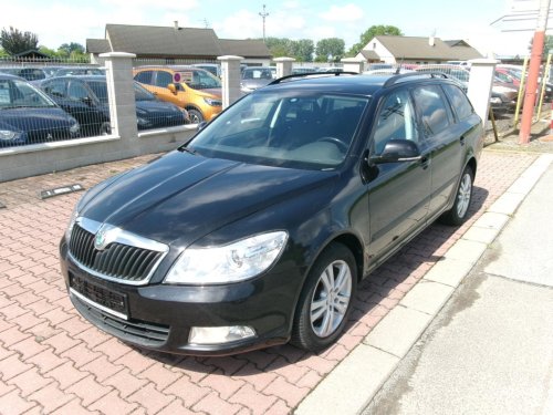 skoda-octavia-2-0tdi-dsg-navi-ac-bt-vyhrev