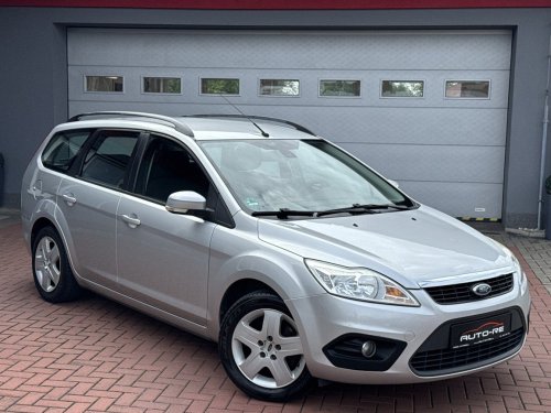 ford-focus-1-6i-navi-klima-vyhrev-okna