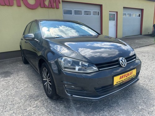 volkswagen-golf-1-2tsi-63kw-tempomat-vyhrev