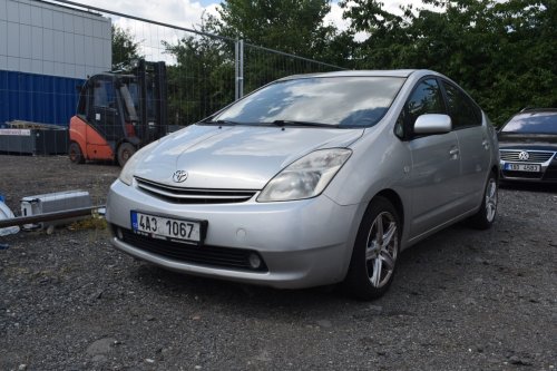 toyota-prius-1-5i