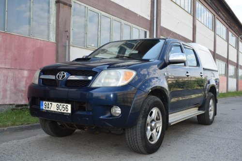toyota-hilux-uzaverka-1maj-nove-v-cr