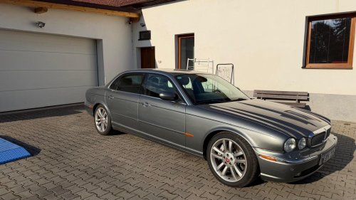 jaguar-xj-4-2-super-v8-long-x350