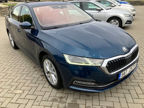 skoda-octavia-2-0tdi-style-matrix-cz