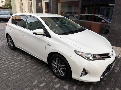 toyota-auris-1-8-hsd-serviska-2x-kola